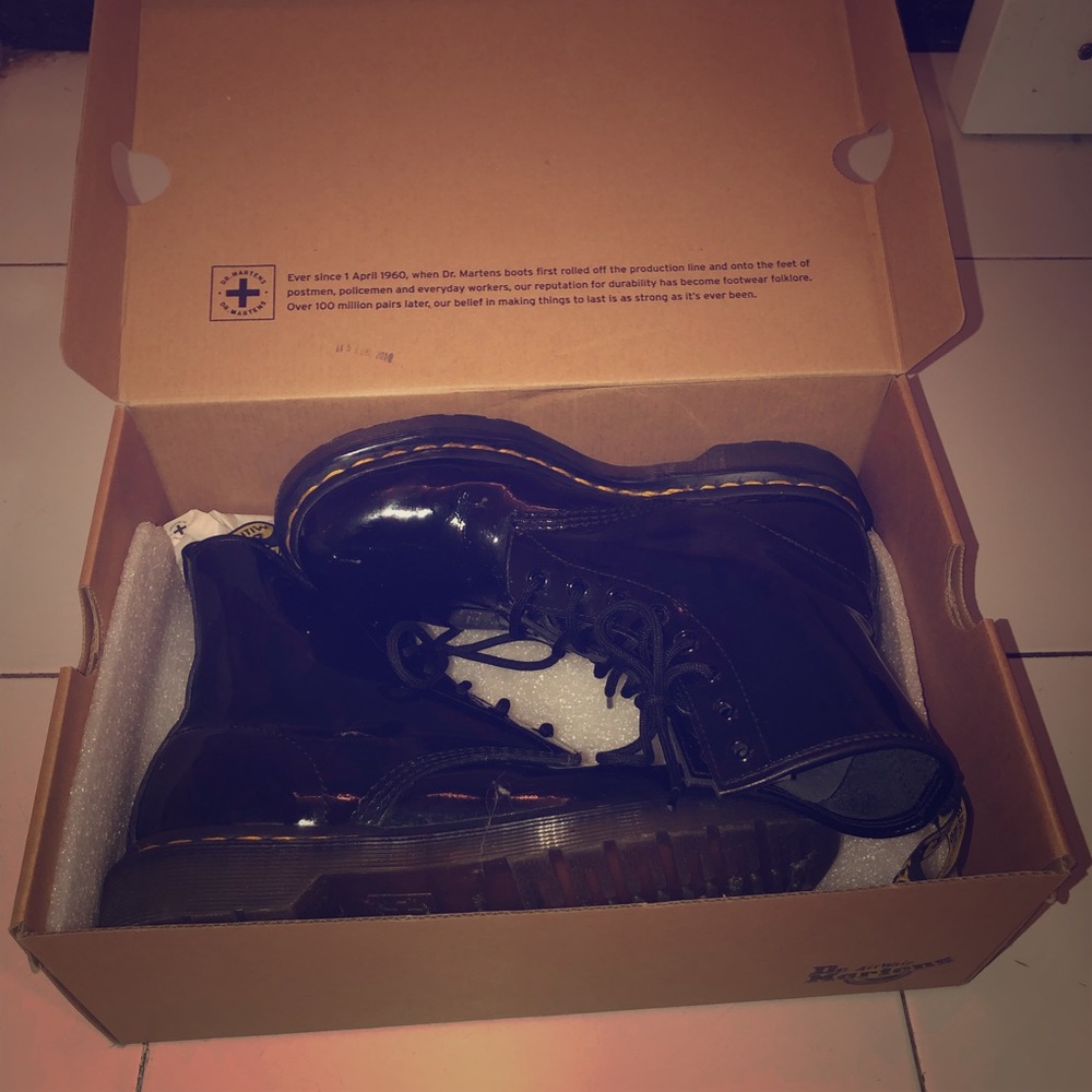 BLACK DOC MARTENS 🤯🤪